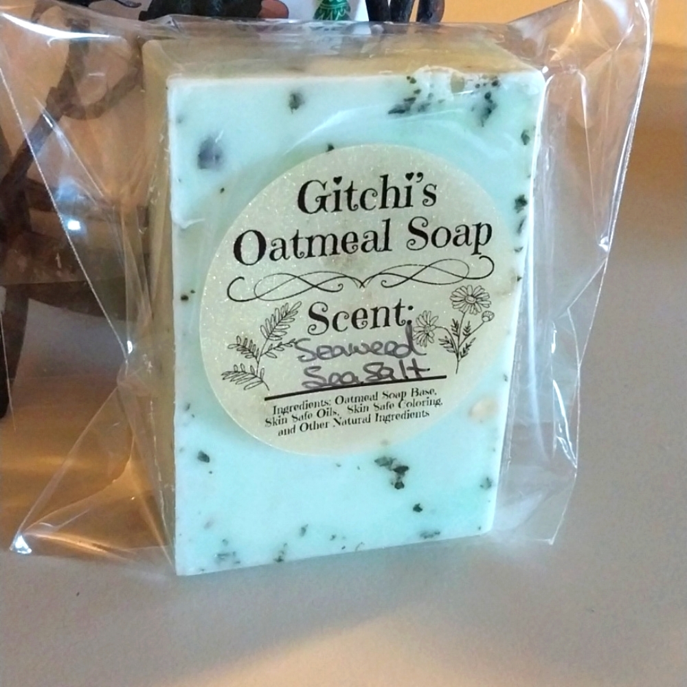 Seaweed and sea salt exfoliating oatmeal soap nwt